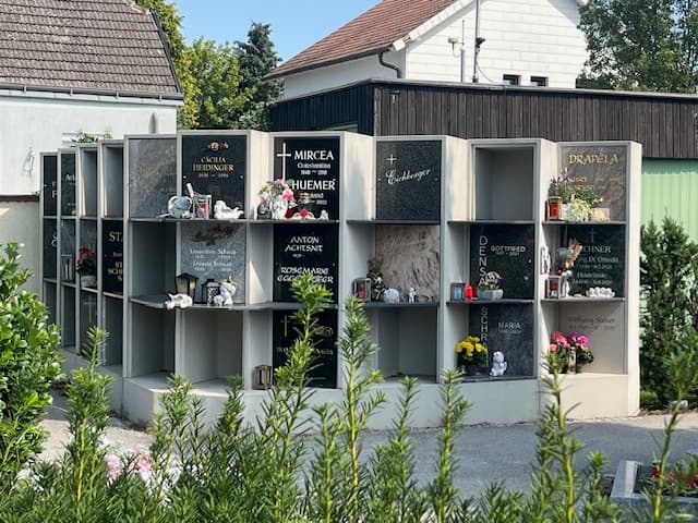 Urnenanalage Friedhof Tulln 2